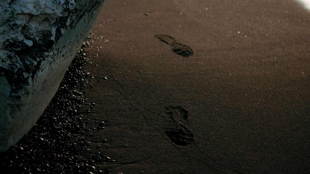 海滩 岩石 沙子 脚印 4k壁纸 3840x2160