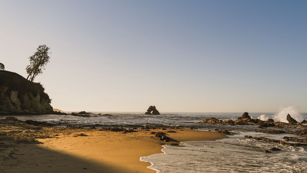 海滩美景，4K高清3840x2160海岸岩石波浪壁纸下载