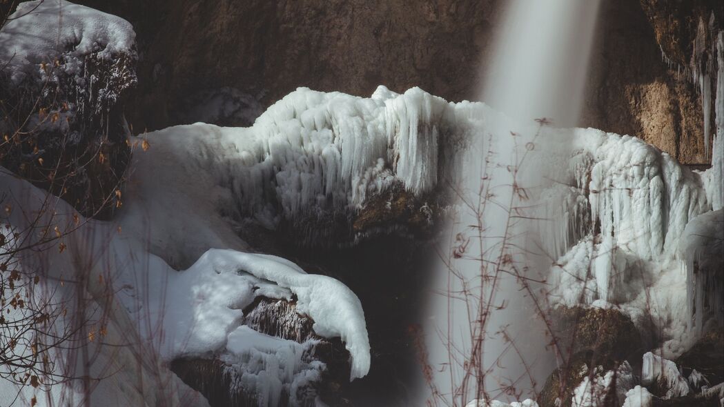 瀑布 冰 岩石 霜 冬季 4k壁纸 3840x2160