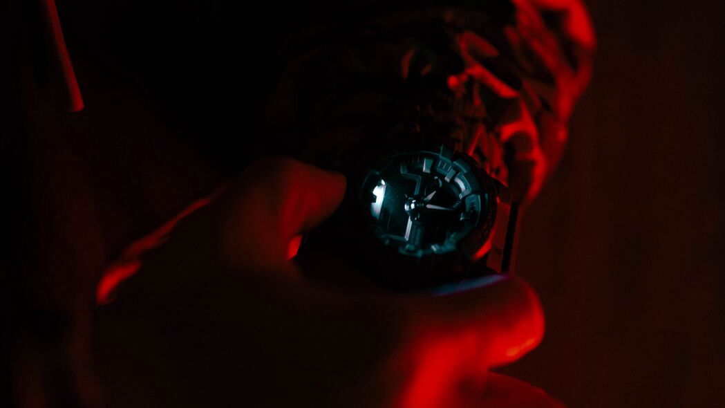 手 手表 背光 红色 深色 4k壁纸 3840x2160
