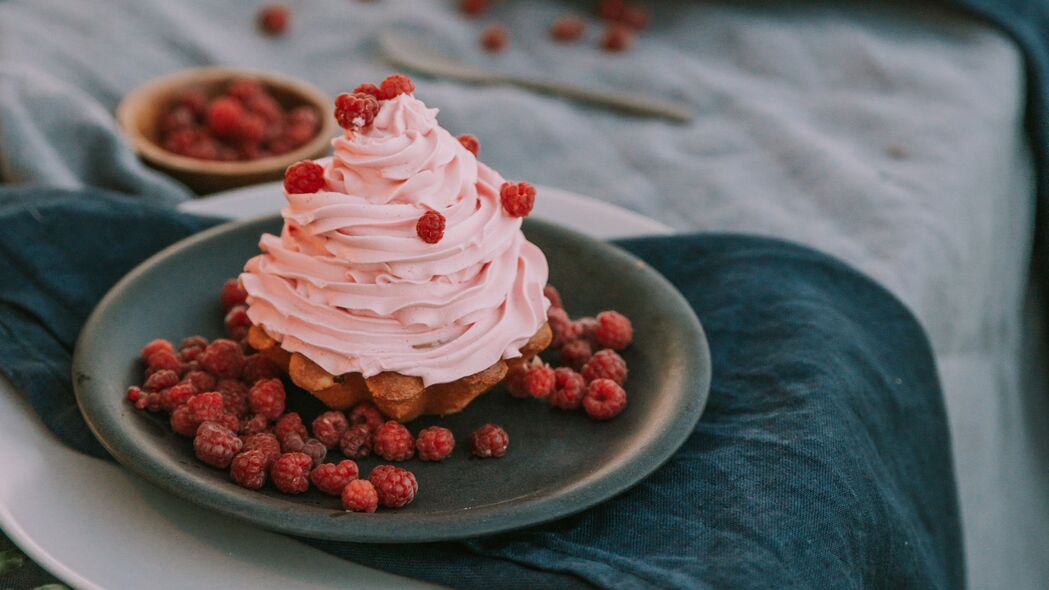 甜点 纸杯蛋糕 奶油 树莓 浆果 4k壁纸 3840x2160