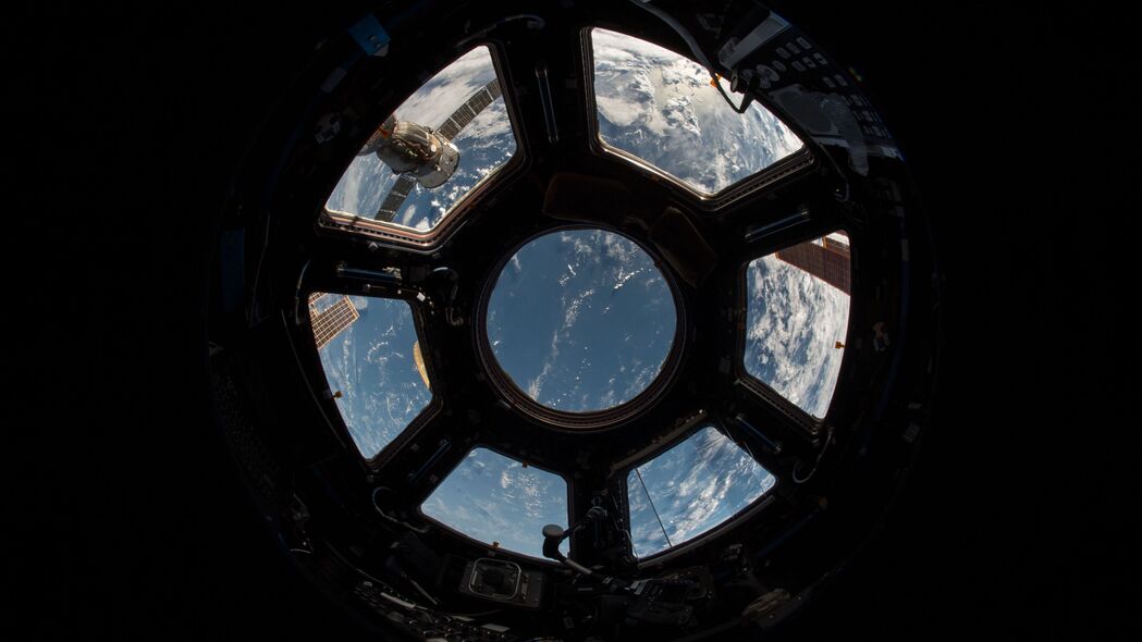 舷窗 宇宙飞船 太空 视图 概览 4k壁纸 3840x2160