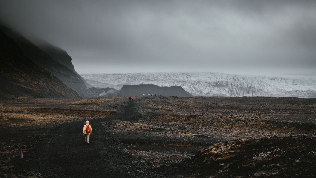 山脉 雾 道路 游客 风景 冰岛 4k壁纸 3840x2160