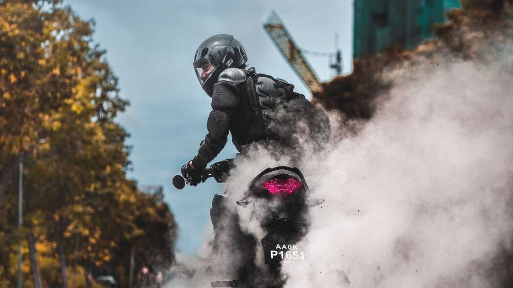 摩托车手 摩托车 漂移 烟雾 自行车 4k壁纸 3840x2160