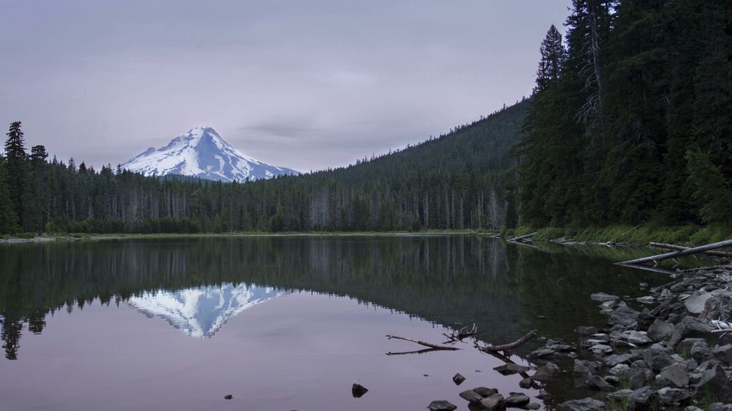 湖山森林峰景，绝美4K壁纸，3840x2160高清背景图片下载