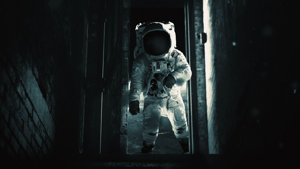 宇航员 宇航员 重力 宇航服 门 深色 4k壁纸 3840x2160