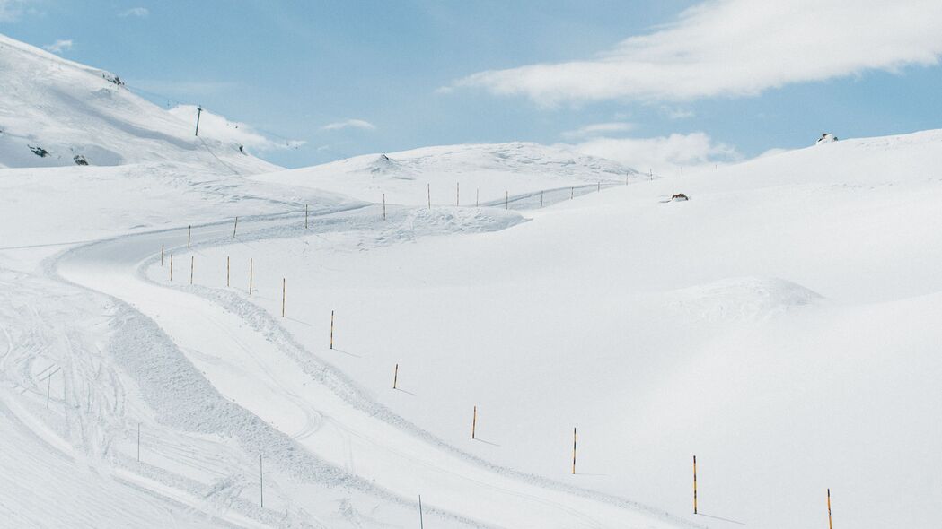 山脉 下降 滑雪坡 雪 缠绕 4k壁纸 3840x2160
