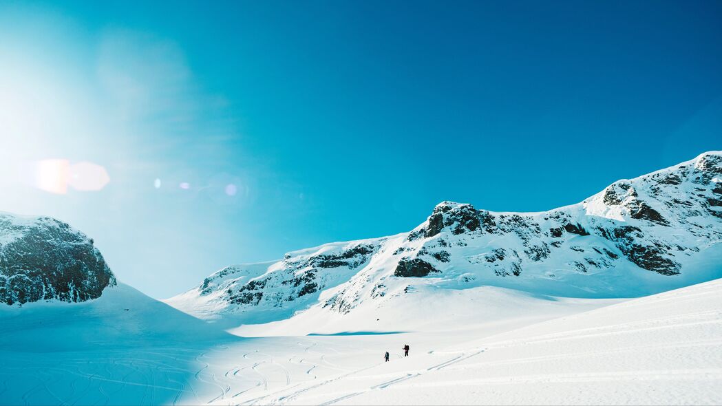 滑雪者 游客 雪 山 旅程 4k壁纸 3840x2160