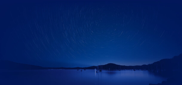 蓝色夜幕流星雨PNG透明背景，高清抽象梦幻设计素材下载