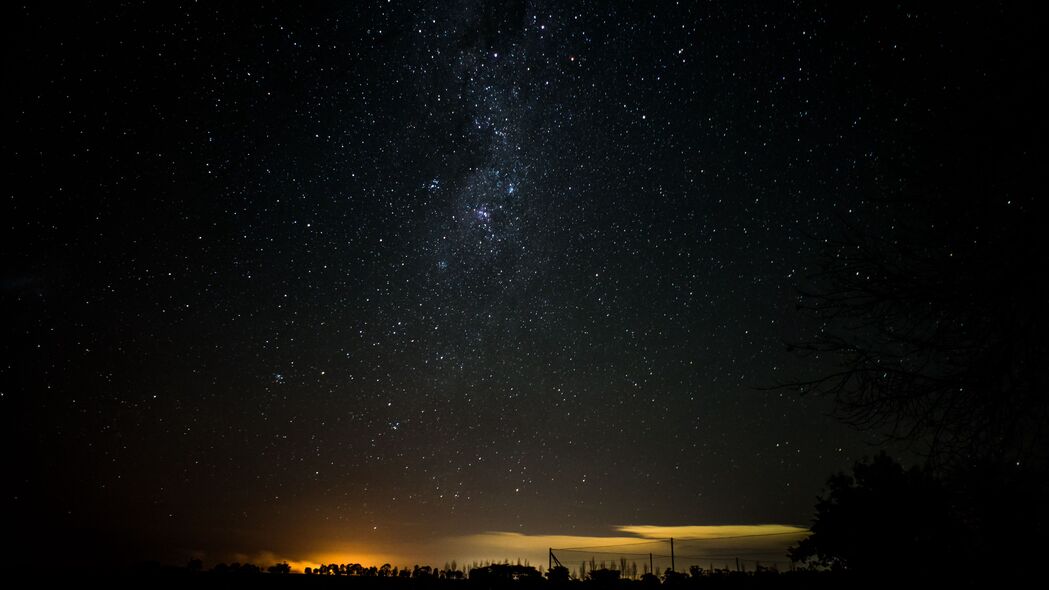 星空璀璨夜晚，地平线闪耀美景，4K高清壁纸，3840x2160极致体验，立即下载！