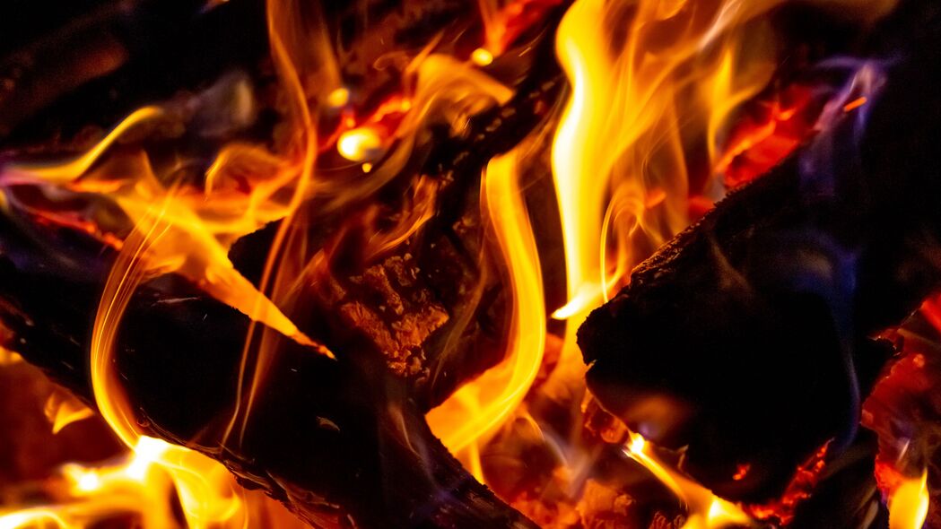 火 木材 燃烧 火焰 明亮 煤 4k壁纸 3840x2160