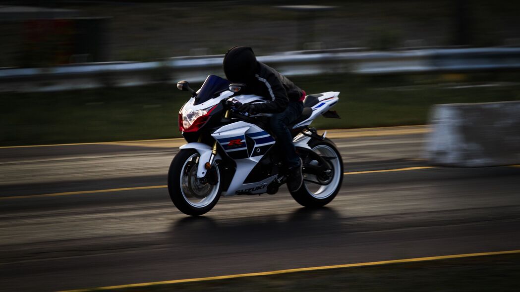 摩托车手 速度 运动 肾上腺素 4k壁纸 3840x2160