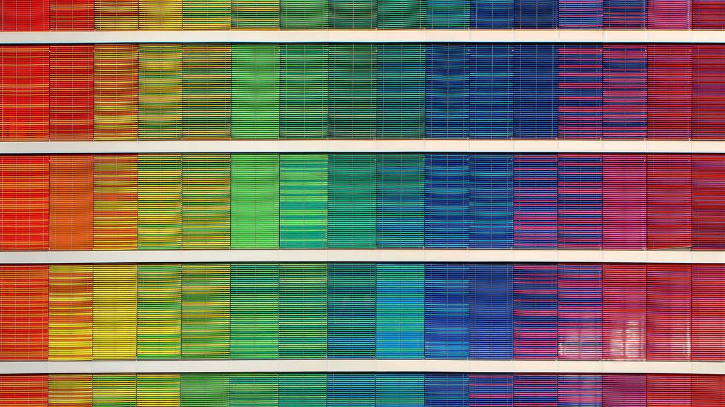 多彩立面彩虹建筑，超高清4K壁纸，3840x2160分辨率，免费下载