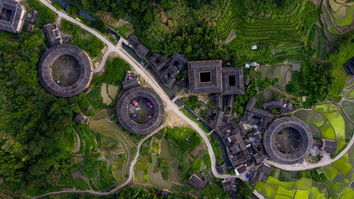 土楼鸟瞰，绝美4K风景壁纸，3840x2160高清大图免费下载