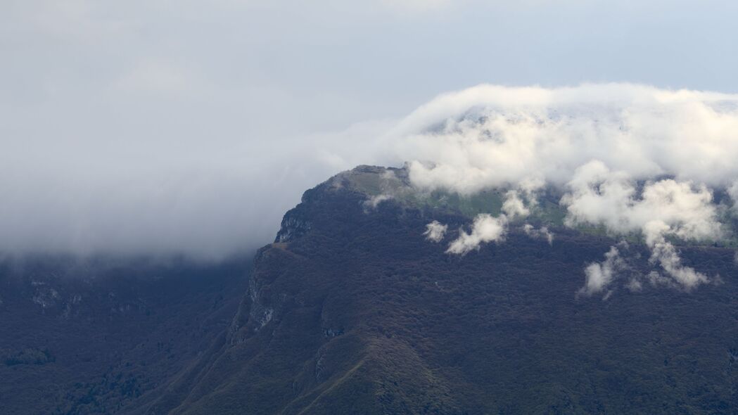 山峰云海浮雕自然美景，精选4K高清壁纸（3840x2160）免费下载