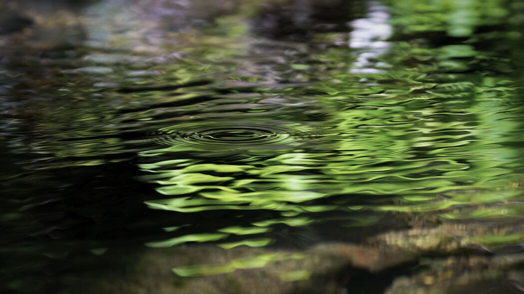 水波荡漾，池塘圆圈波纹4K超高清壁纸，3840x2160风景美图免费下载