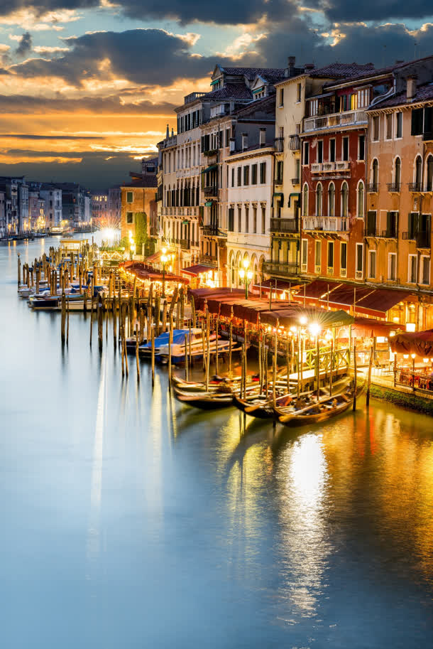 威尼斯夜景高清PNG背景素材，傍晚风光摄影图片，透明设计元素免费下载