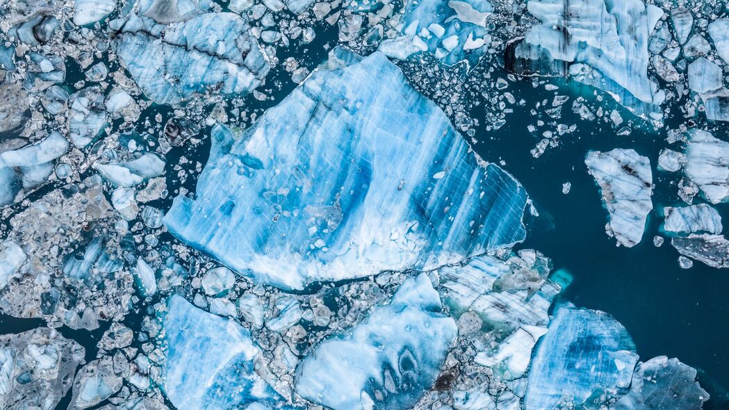 冰海碎片鸟瞰，超高清4K自然蓝色壁纸，3840x2160分辨率，免费下载