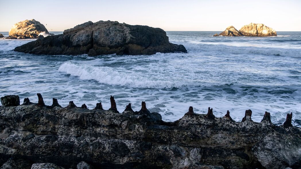 极致4K海洋风景壁纸，岩石与石头的自然之美，高清3840x2160下载