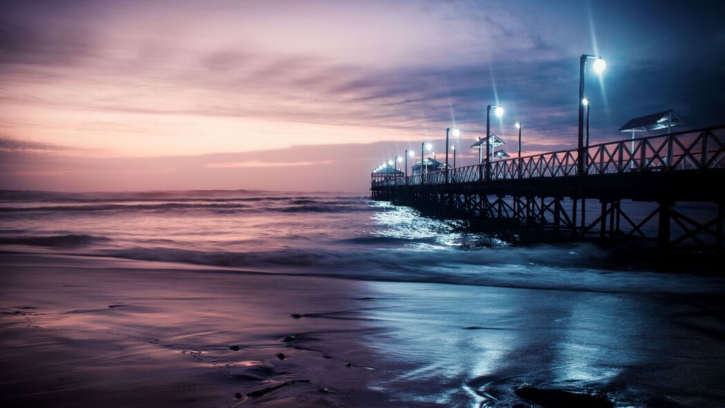 特鲁希略码头夜色，秘鲁海浪4K高清壁纸，3840x2160分辨率，绝美风景下载