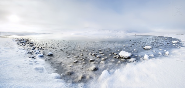 高清PNG透明素材，蓝天白云映雪湖，自然场景背景图片，设计元素免费下载