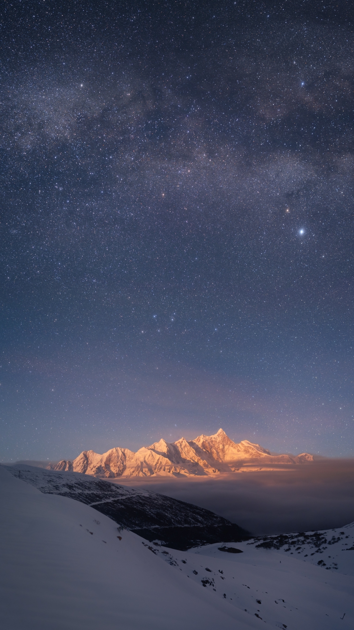 绝美雪山星空竖屏4K壁纸，高清手机美图，2217x3941像素，一键下载