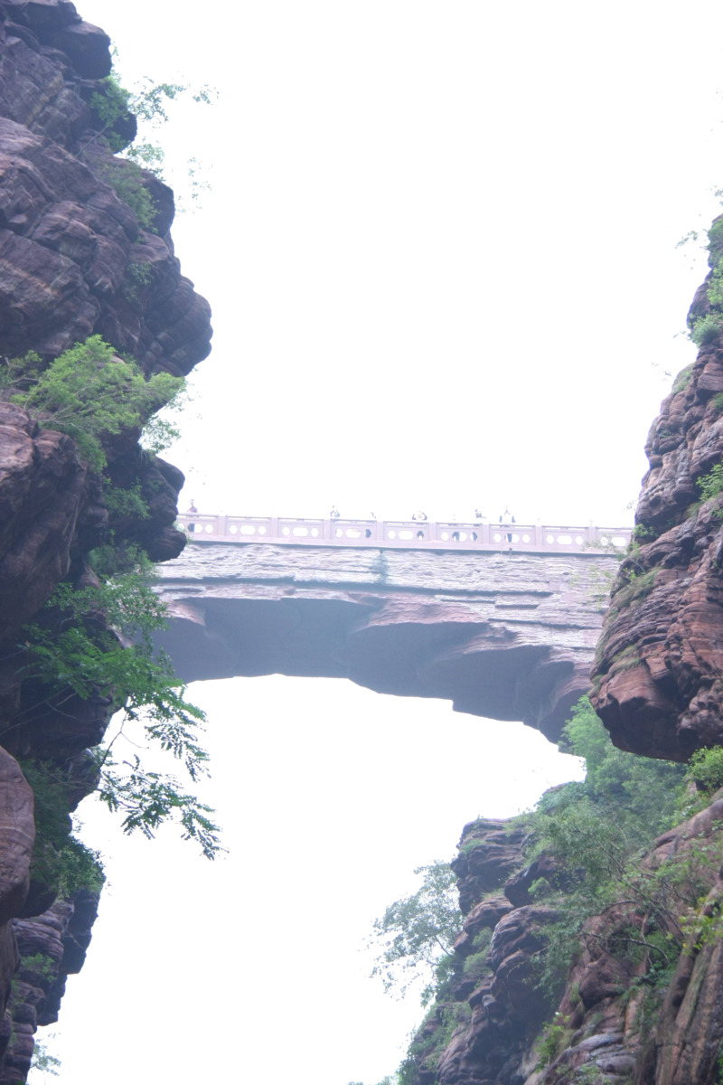 云台山桥绝美摄影背景，高清PNG透明图片，风景设计素材免费下载