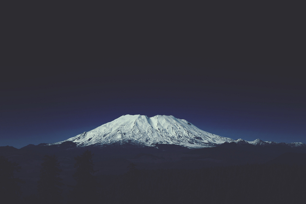 4K高清雪山天空风景图片壁纸 2048x1365 下载