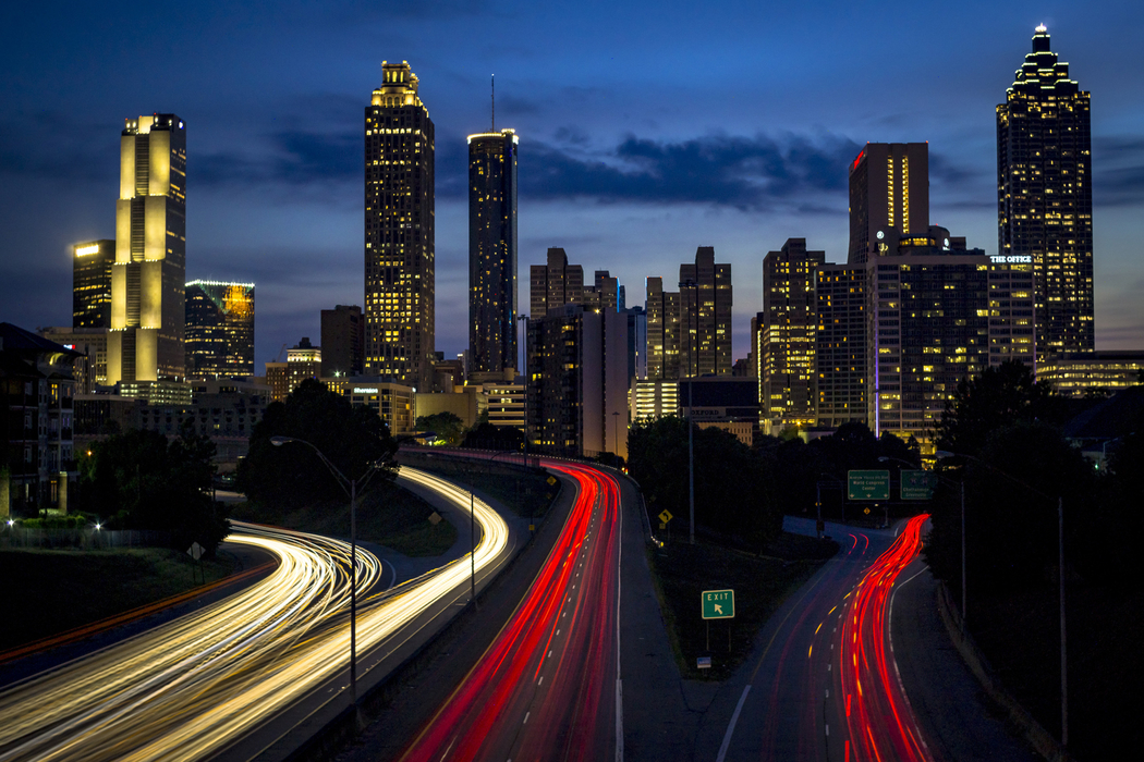 城市道路美景4K高清壁纸，2048x1365分辨率，顺畅下载