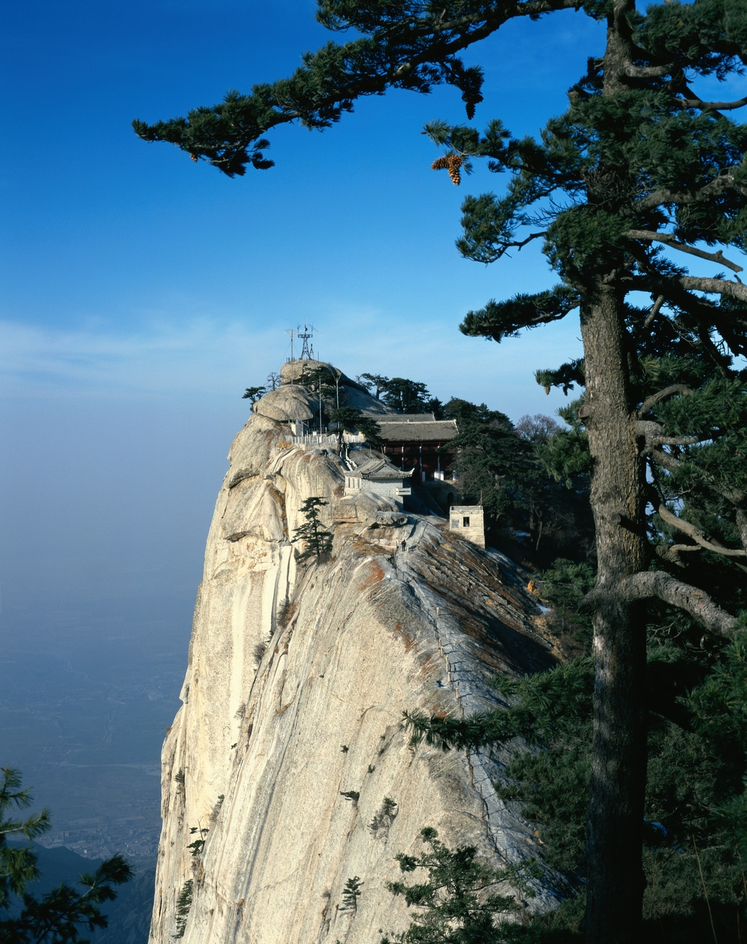 华山4K高清风景图片素材及壁纸，3366x4252分辨率下载