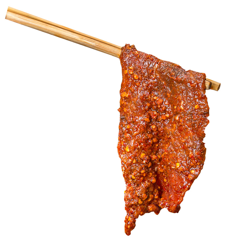 麻辣牛肉实物PNG透明图片素材，筷子夹肉装饰元素下载