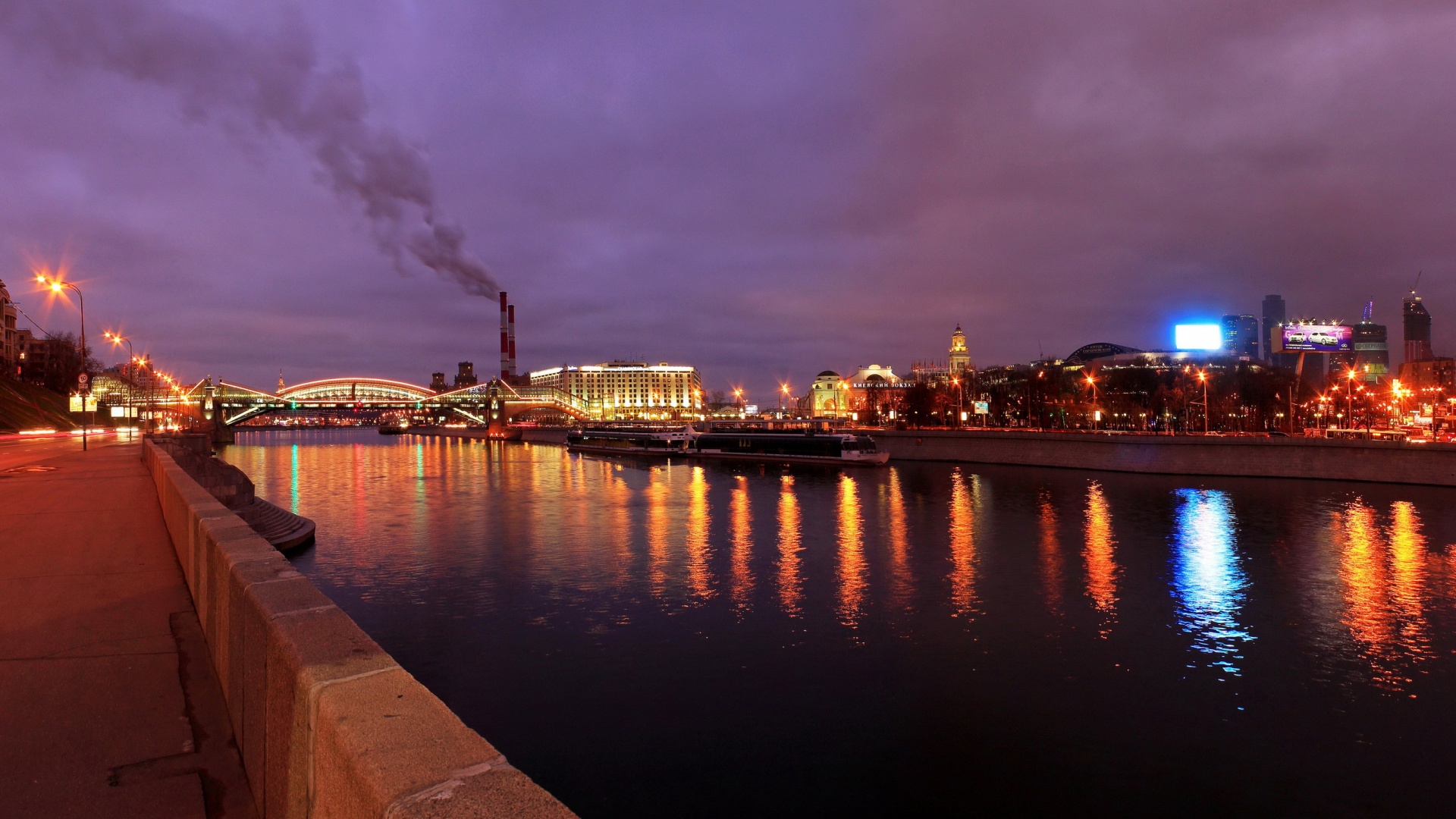 美丽的莫斯科城,桥梁,灯,晚上,莫斯科河风光桌面壁纸