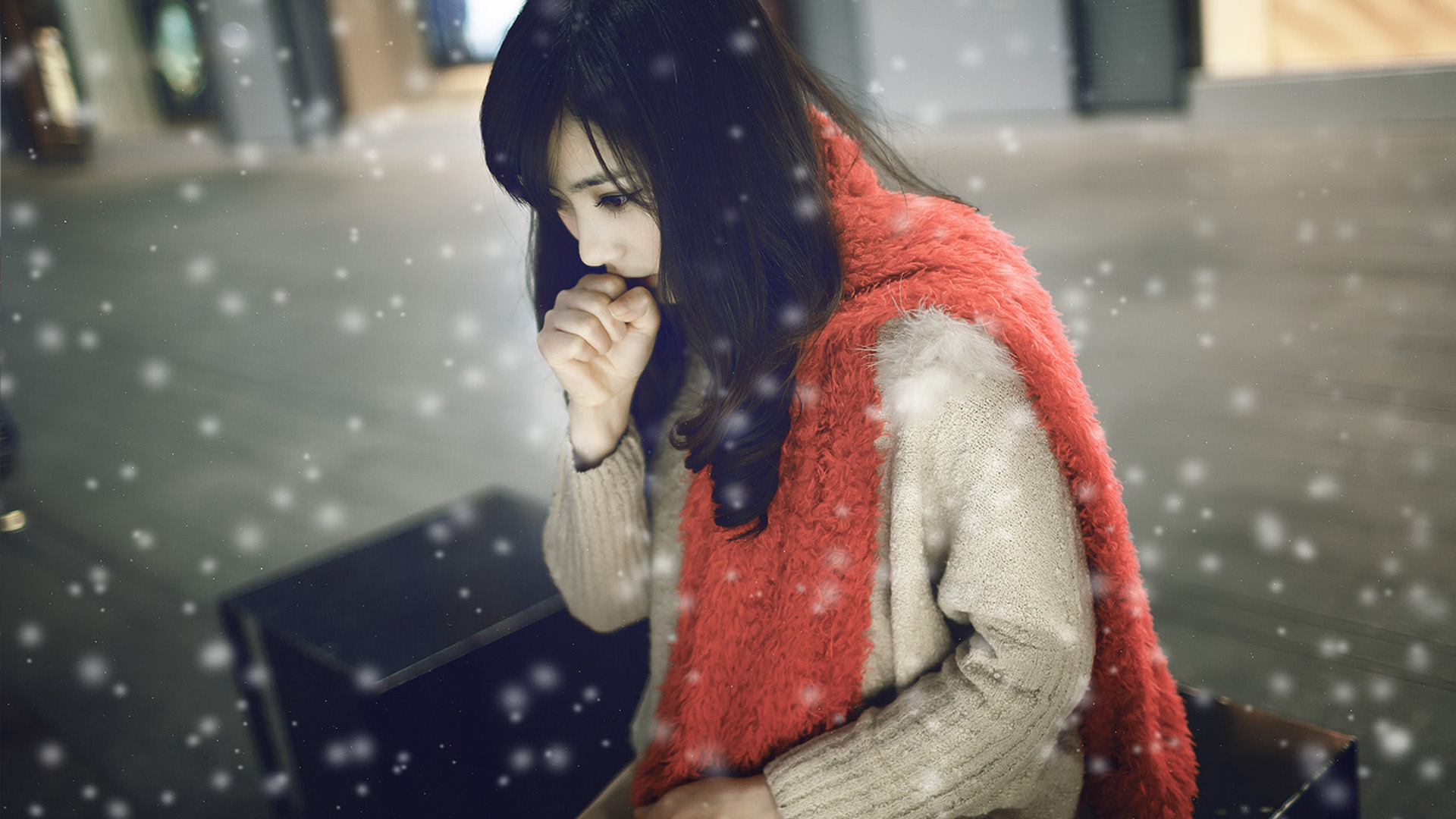 清纯美女下雪天桌面壁纸