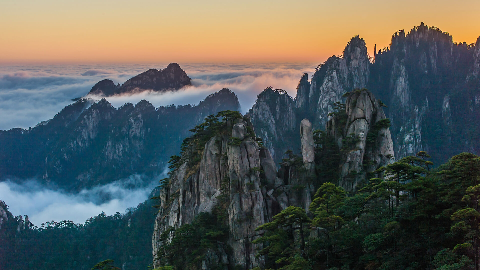 黄山日出绝美风景壁纸，免费电脑壁纸高清下载