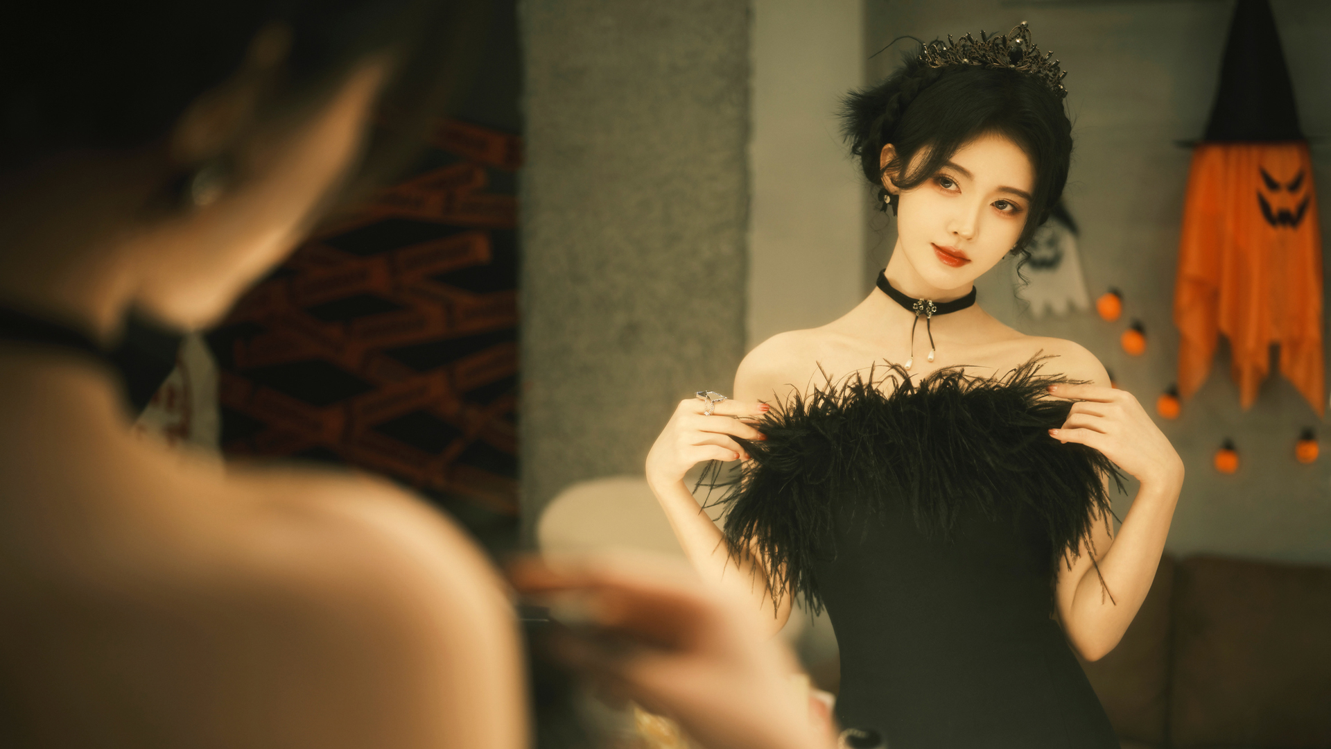 鞠婧祎 黑色礼服裙子 镜子 梳妆台 高清 美女 壁纸