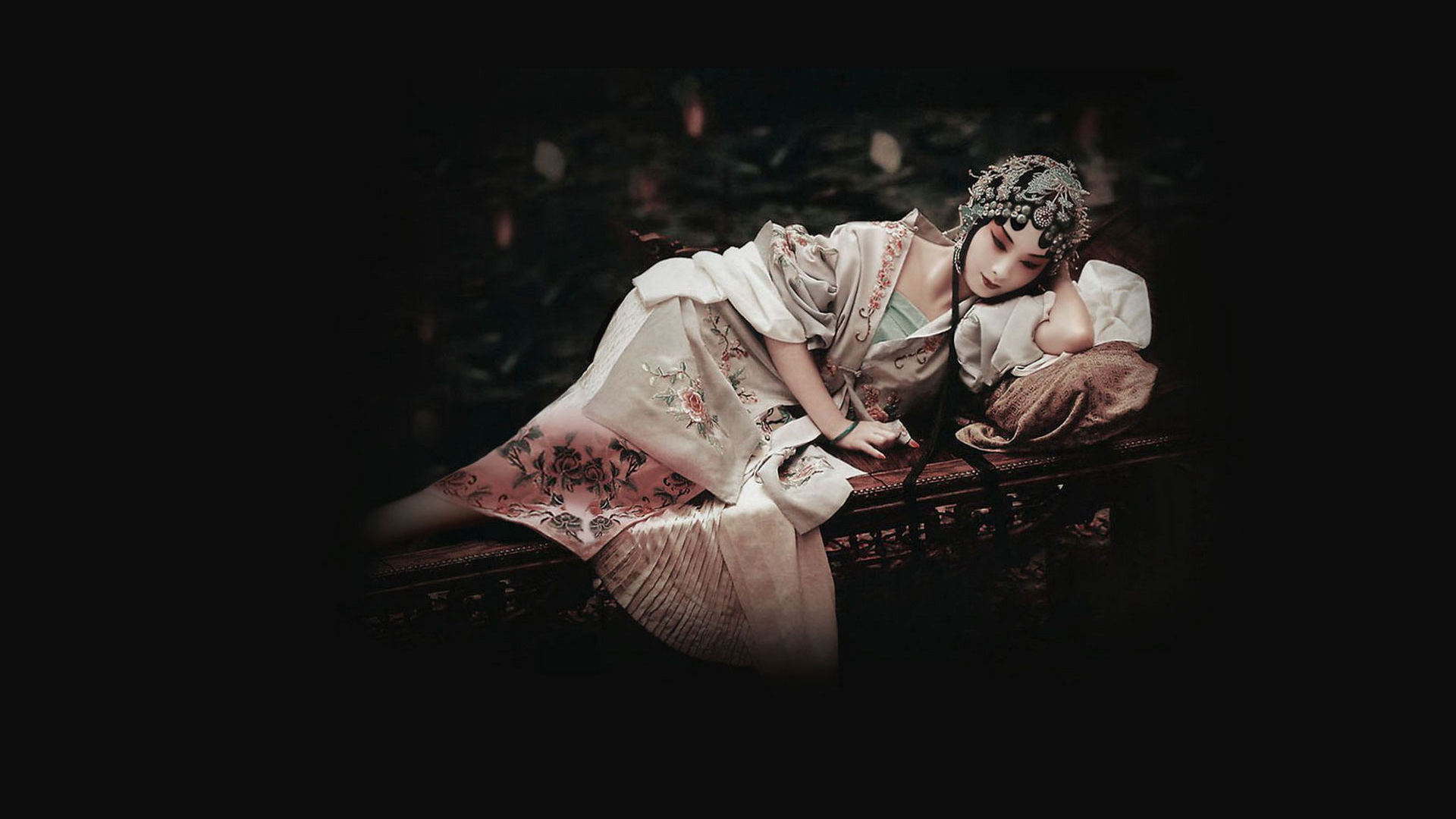 中国京剧风美女桌面壁纸