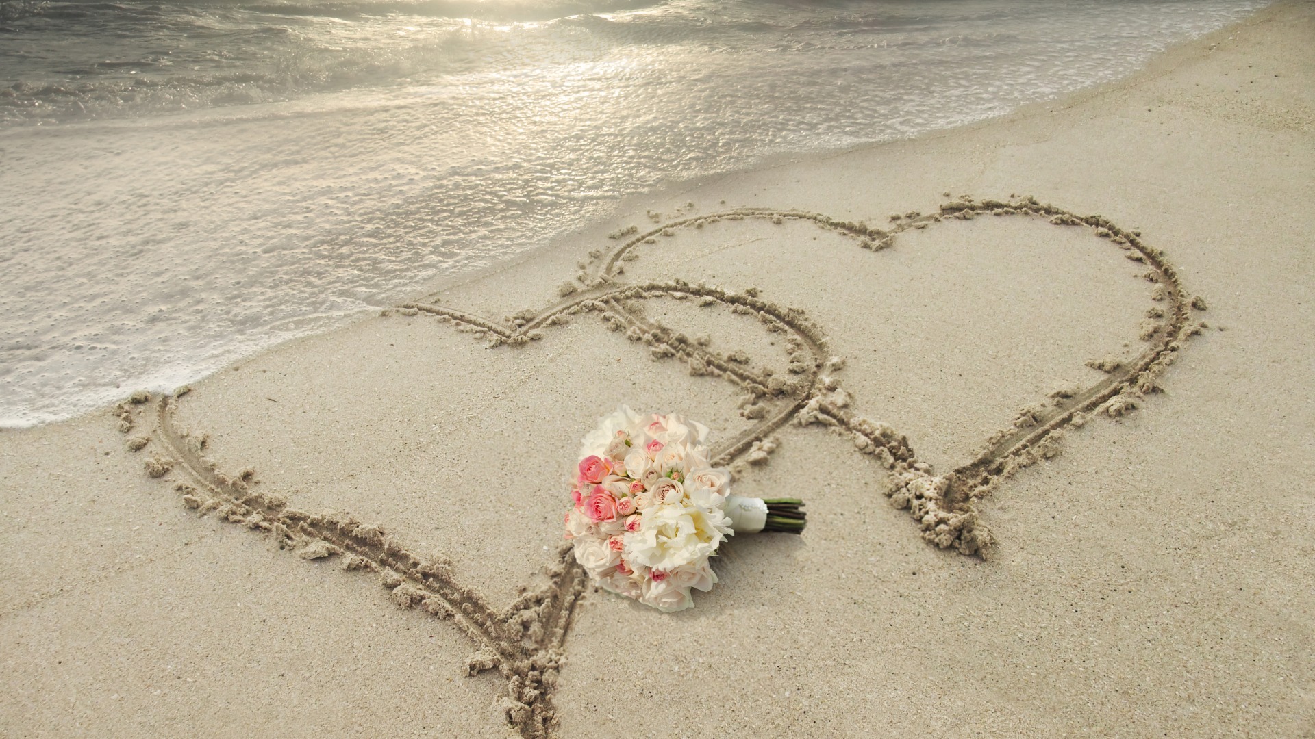 大海，海滩，浪漫，爱心，玫瑰花，风景桌面壁纸