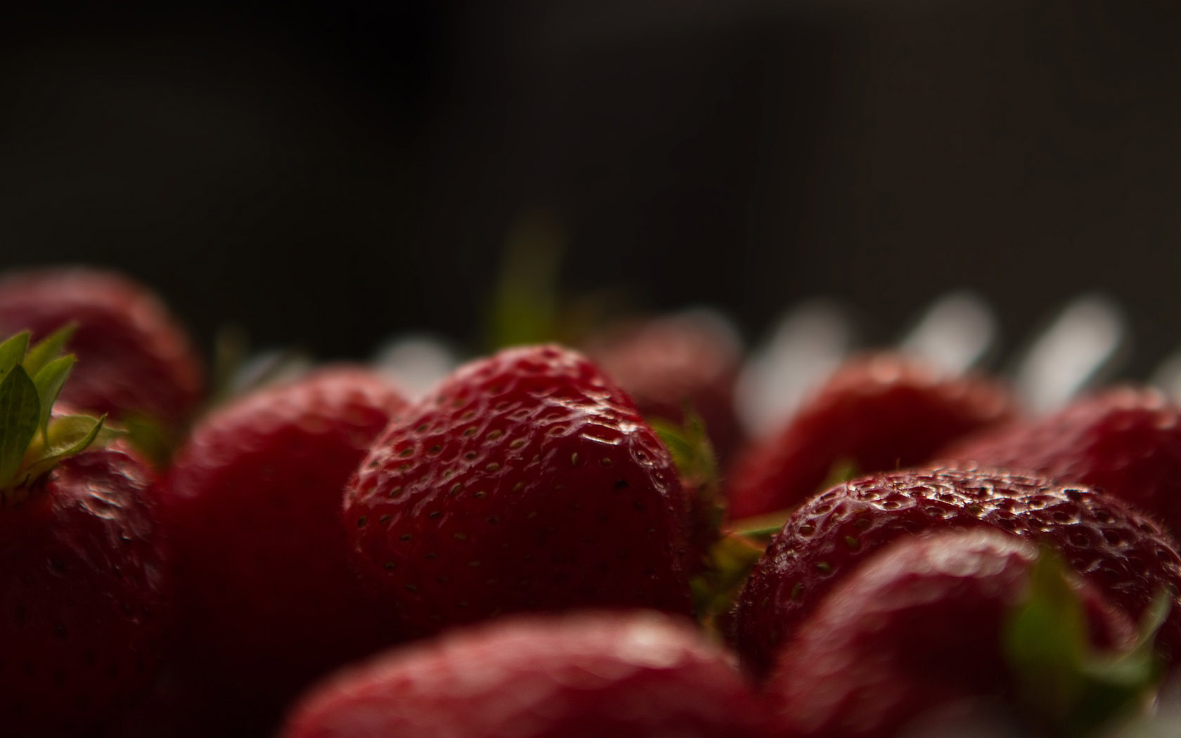草莓写真桌面图片