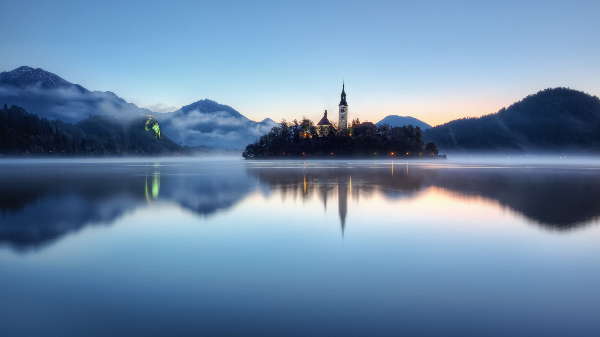 斯洛文尼亚 美丽湖水,教堂,倒影,风光风景宽屏壁纸