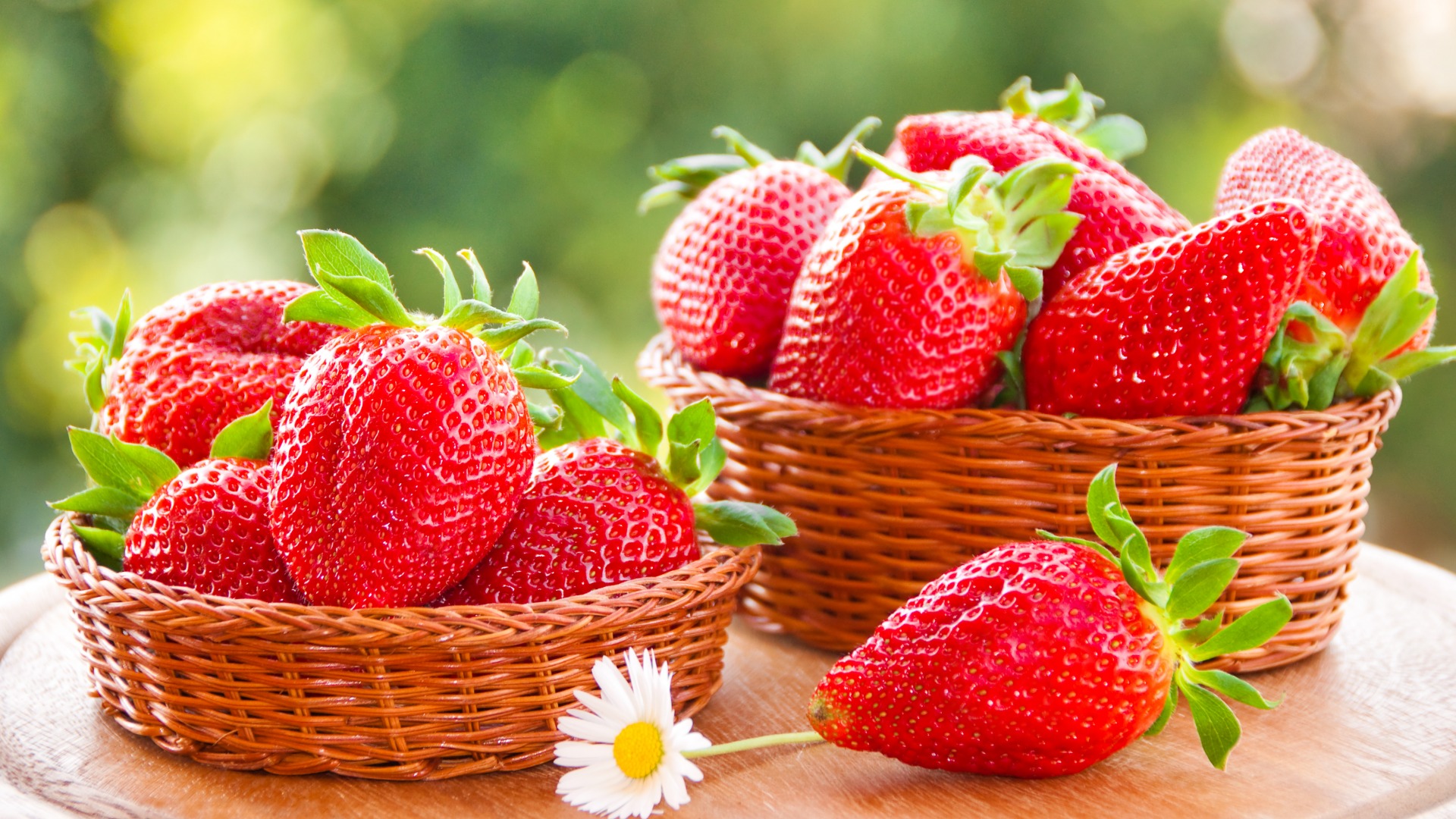 草莓，新鲜，水果，篮子，花卉，甜甜的，红草莓，桌面壁纸