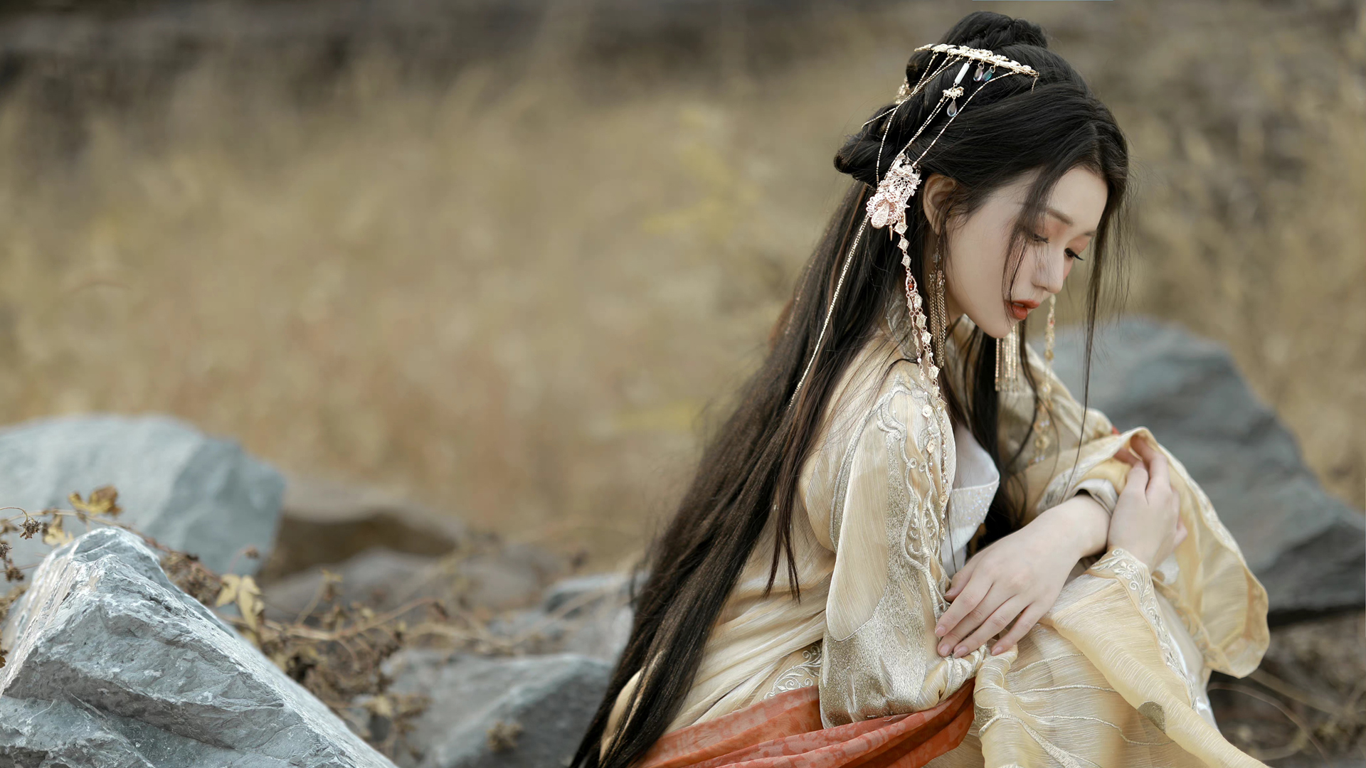 好看古风美女 长发 头饰 侧脸 高清壁纸