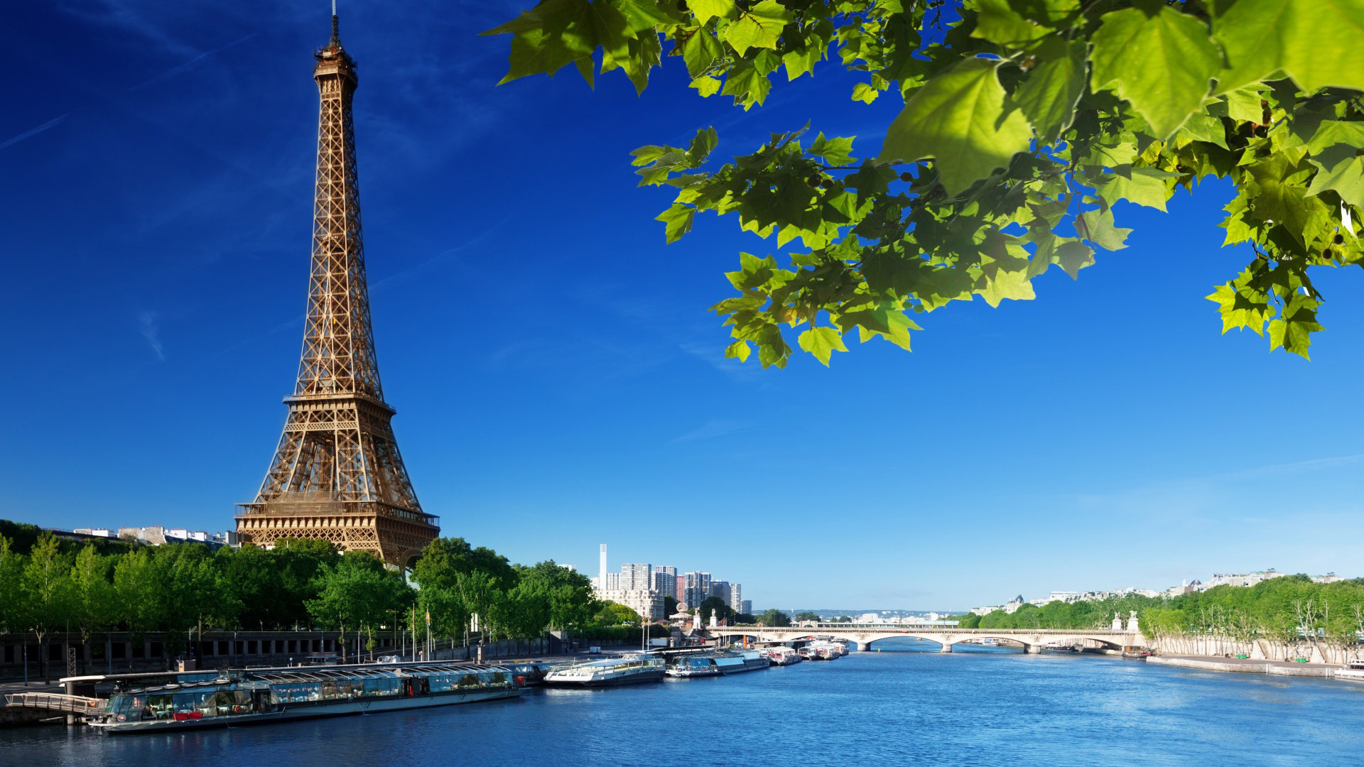 巴黎城市风景宽屏桌面壁纸