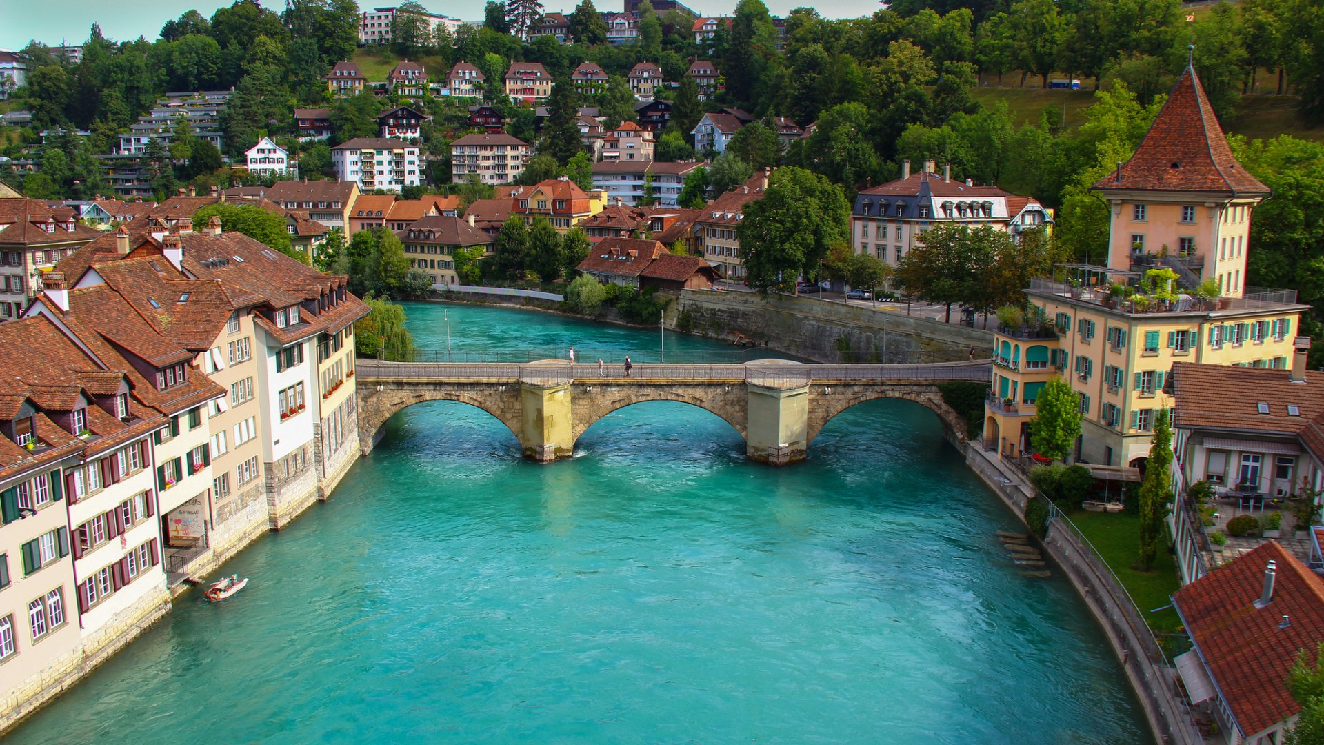 瑞士伯尔尼，小镇城市，河流，桥，建筑，天空，山脉，风景桌面壁纸