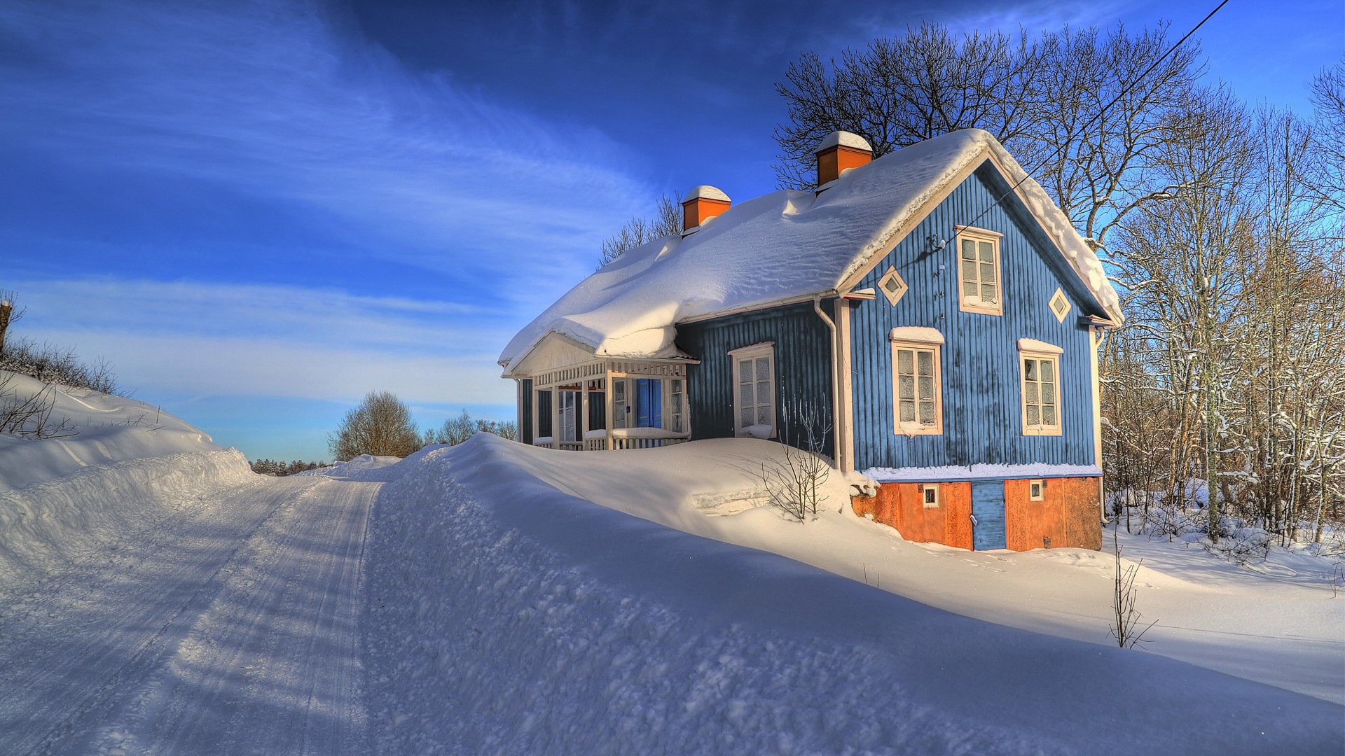 冬天，雪，房子，树，道路，天空，下雪后的风景壁纸