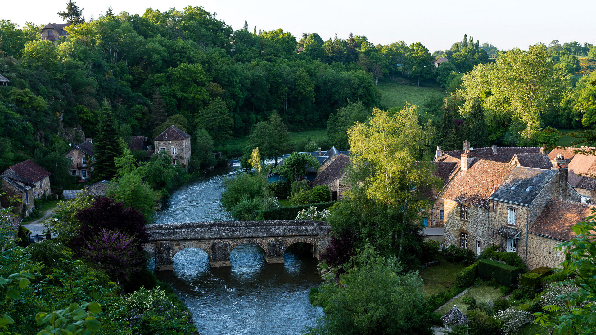 法国，圣塞纳里莱热雷村，河流，风景桌面壁纸