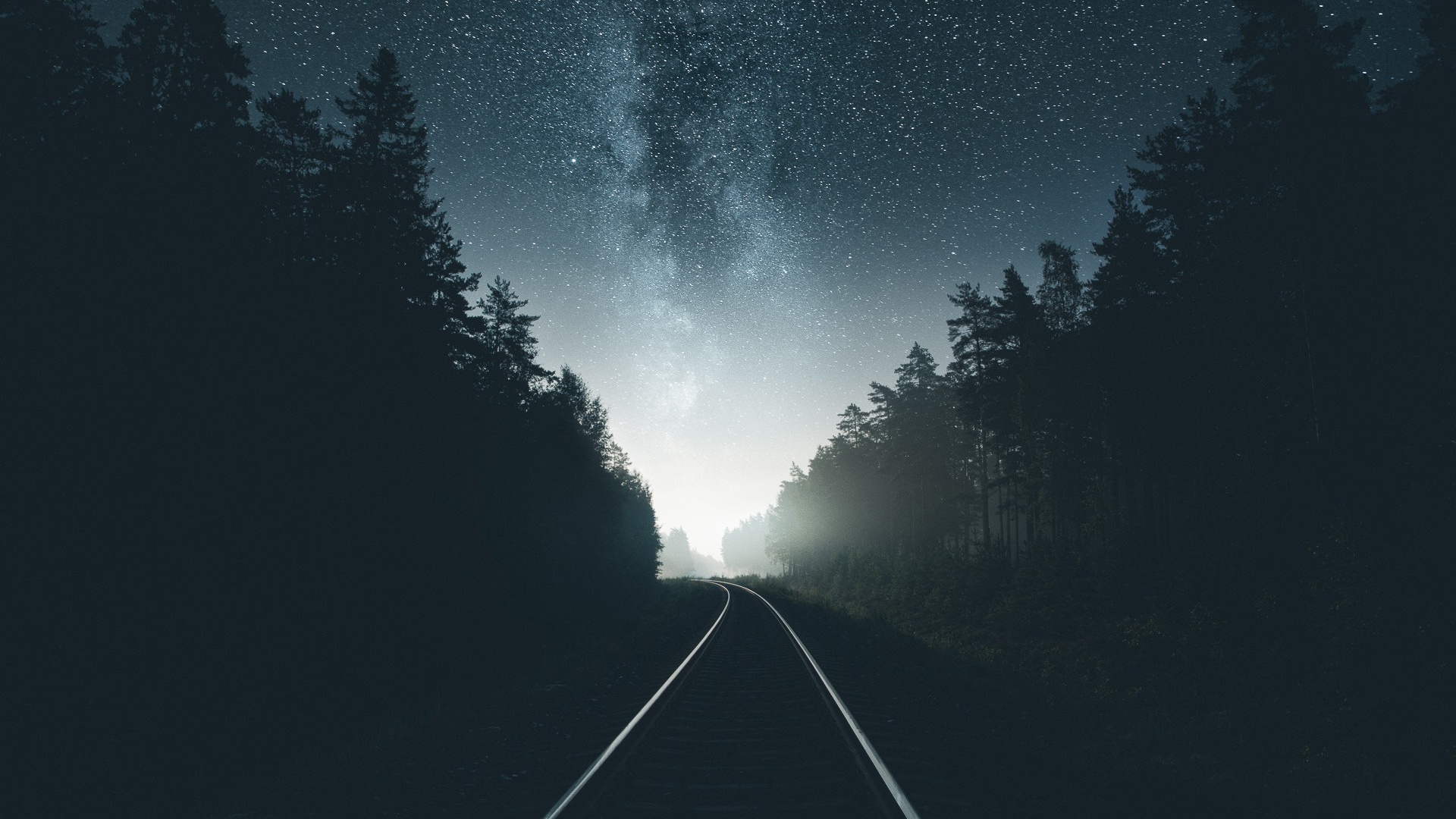 夜晚的天空铁路风景桌面壁纸