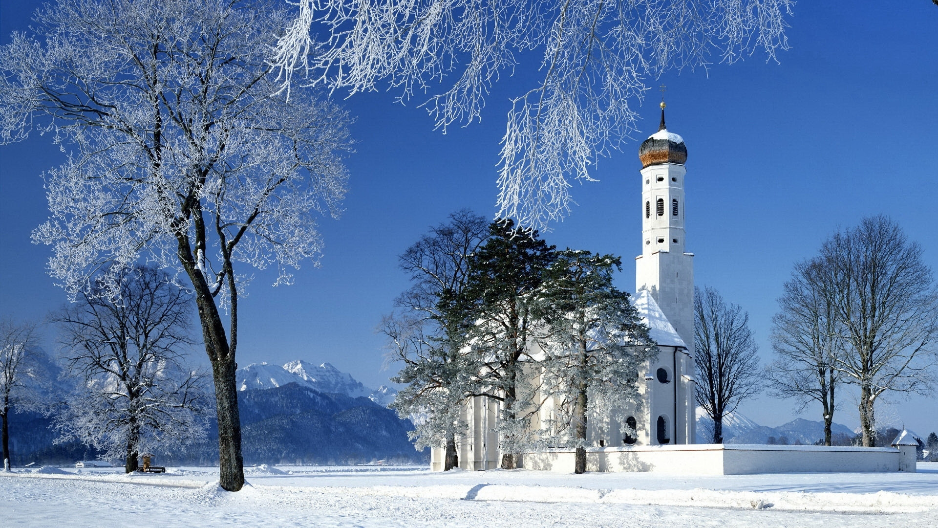 美丽的冬季教堂山雪风景桌面壁纸
