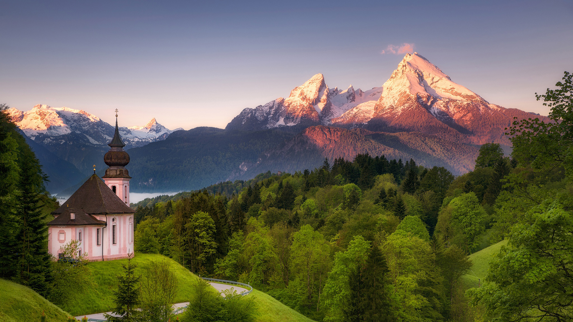 德国巴伐利亚州  森林 高山 教堂风景桌面壁纸