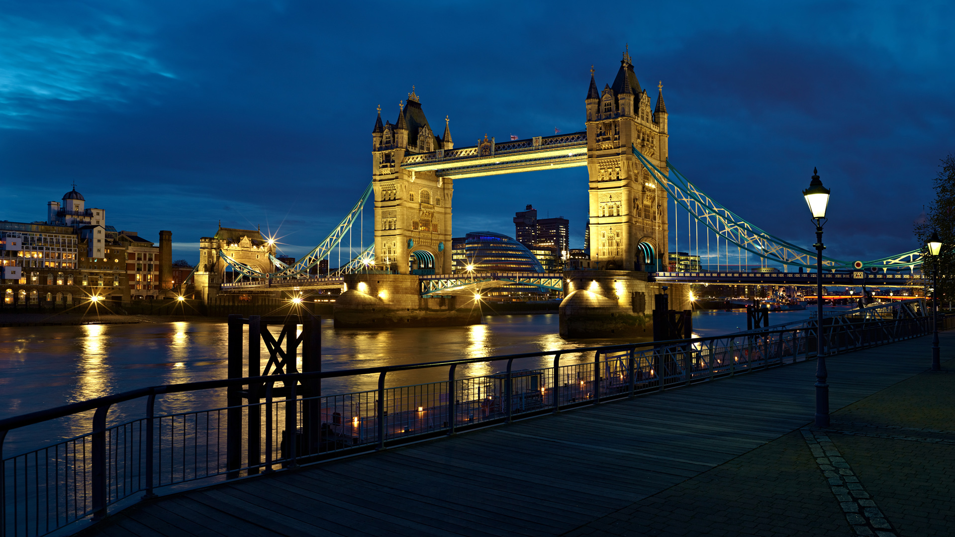 英国伦敦，城市，夜晚，灯光，泰晤士河，塔桥，风景桌面壁纸