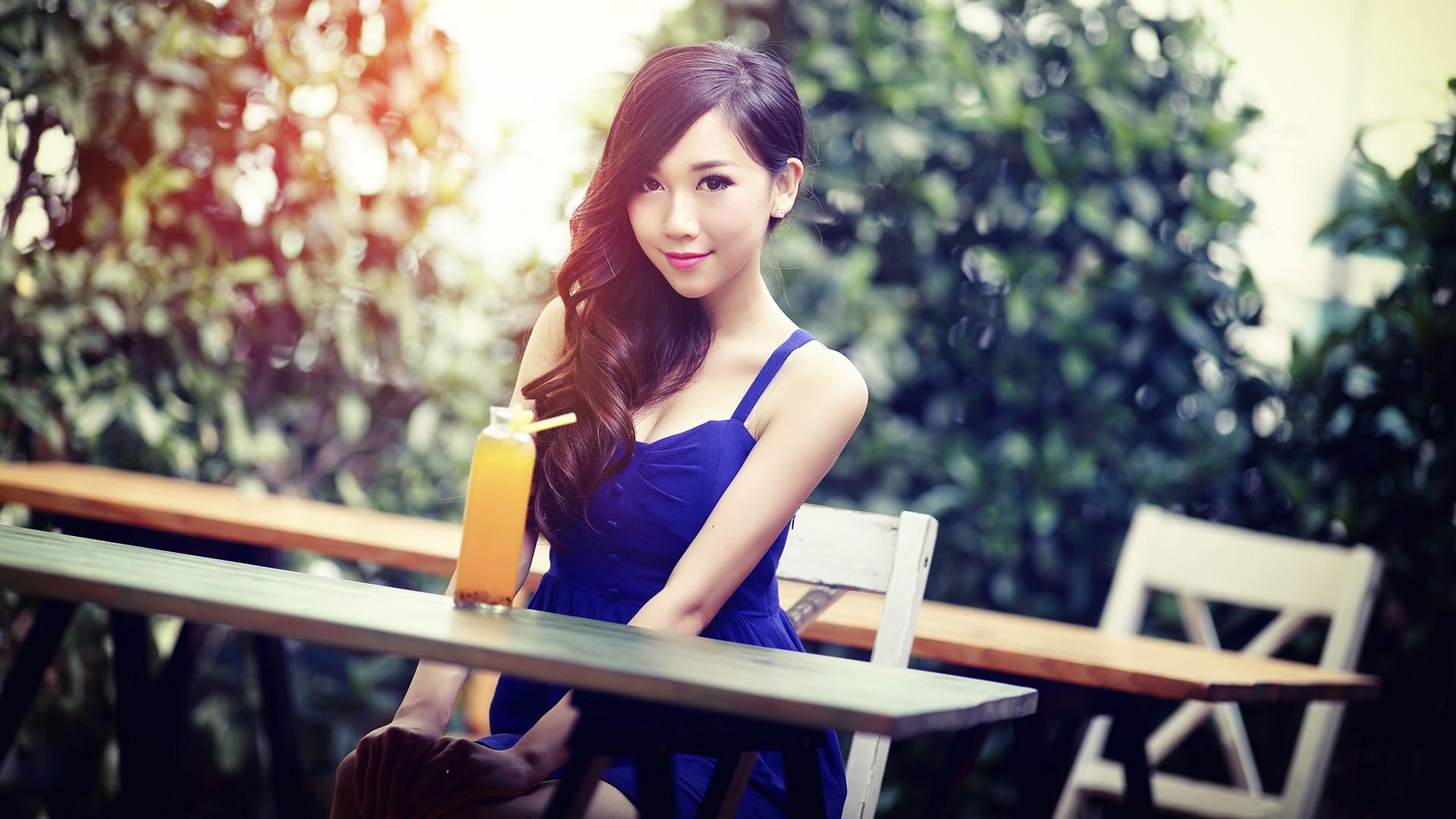 清馨宛如的美女桌面壁纸